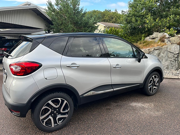 Renault Captur 3 of 5