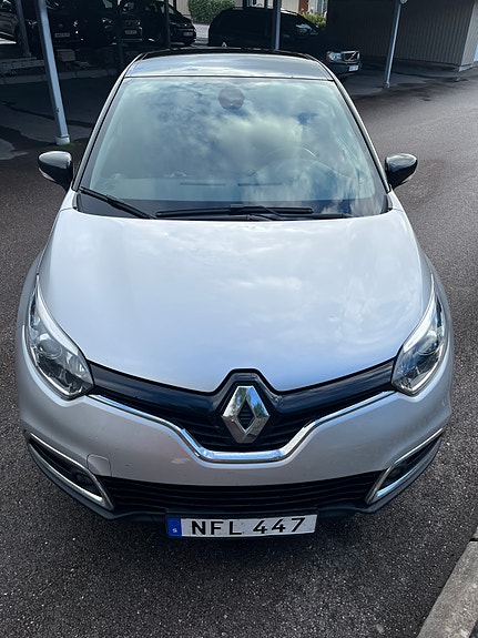 Renault Captur 2 of 5