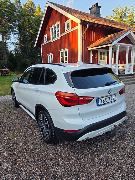 BMW X1 4 of 8