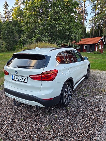 BMW X1 3 of 8