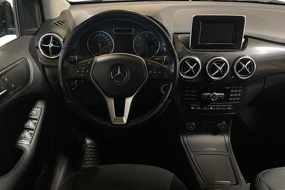 Mercedes-Benz B180 12 of 24
