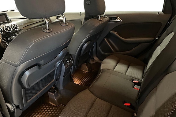 Mercedes-Benz B180 19 of 24