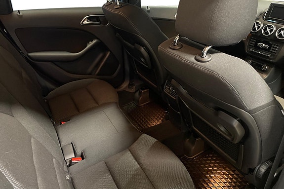 Mercedes-Benz B180 20 of 24