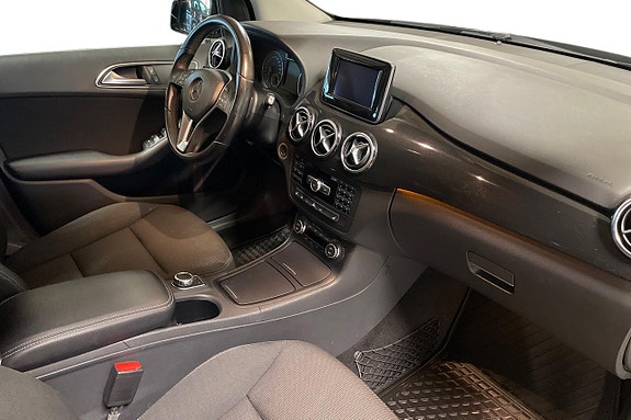 Mercedes-Benz B180 13 of 24