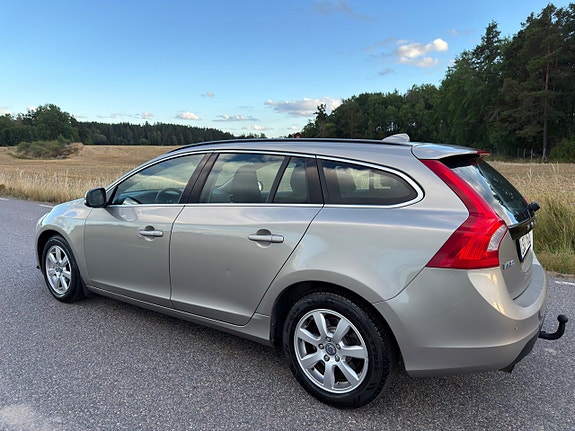 Volvo V60 3 of 8
