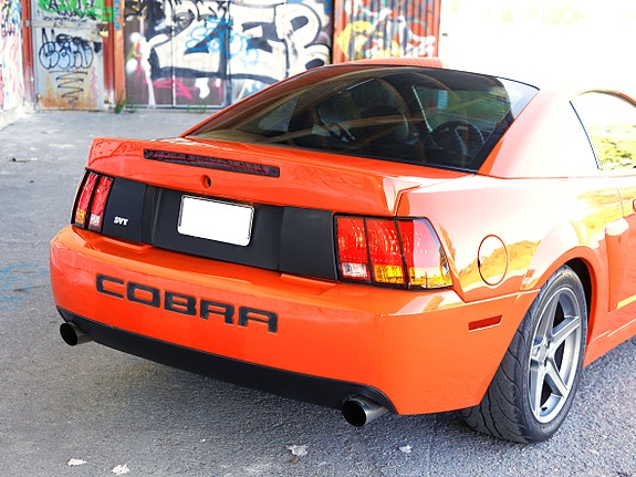 Ford Mustang 4 of 19