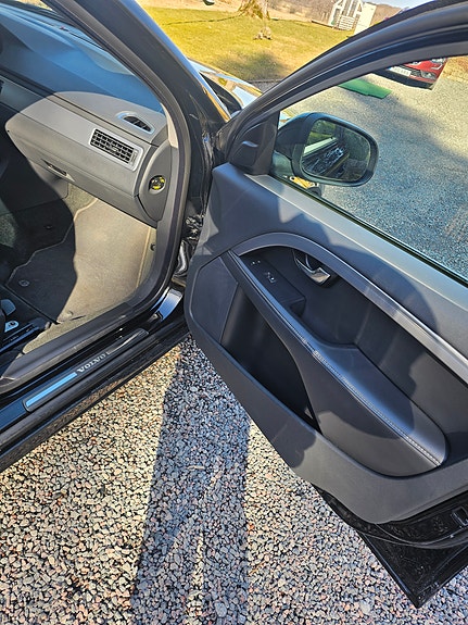 Volvo V70 9 of 14
