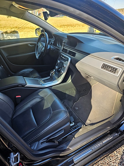 Volvo V70 12 of 14