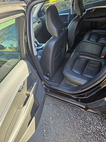 Volvo V70 8 of 14