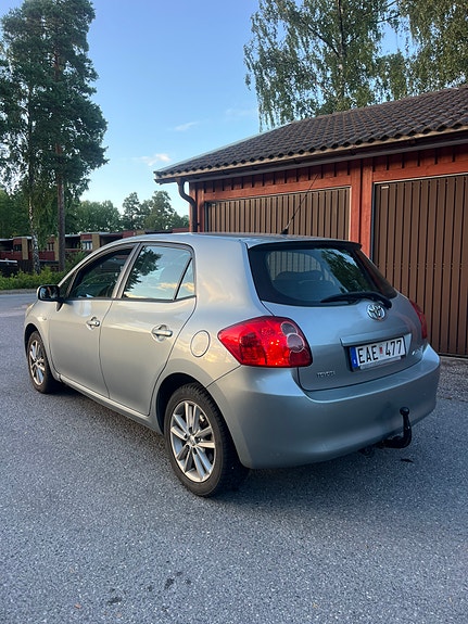 Toyota Auris 4 of 6