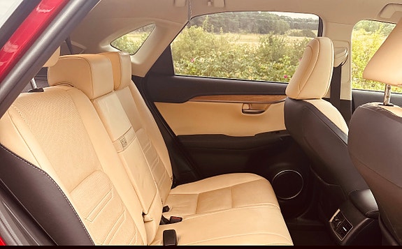 Lexus NX300h 3 of 4