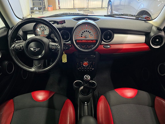 MINI Clubman Cooper D 14 of 26