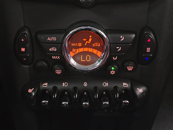 MINI Clubman Cooper D 22 of 26