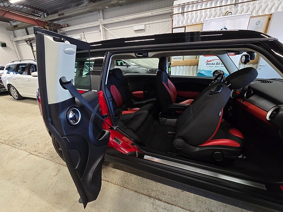 MINI Clubman Cooper D 11 of 26