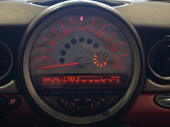 MINI Clubman Cooper D 24 of 26