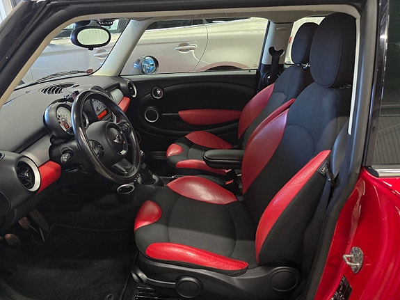 MINI Clubman Cooper D 19 of 26