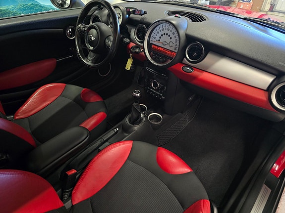 MINI Clubman Cooper D 18 of 26