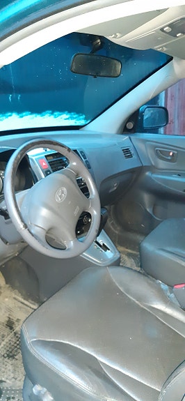 Hyundai Tucson 2 of 4