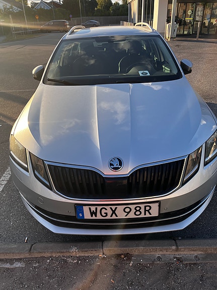 Skoda Octavia 2 of 3