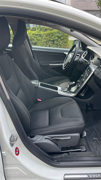 Volvo V60 9 of 18