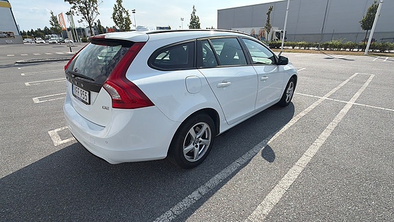 Volvo V60 4 of 18