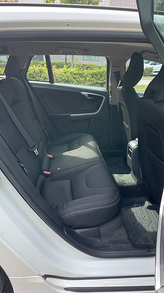 Volvo V60 10 of 18