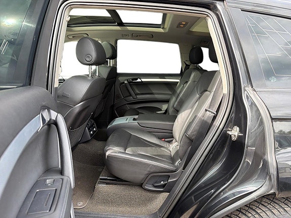 Audi Q7 11 of 27