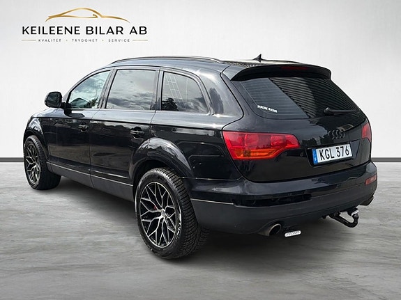 Audi Q7 9 of 27