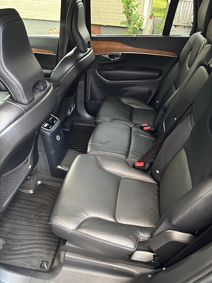 Volvo XC90 7 of 10