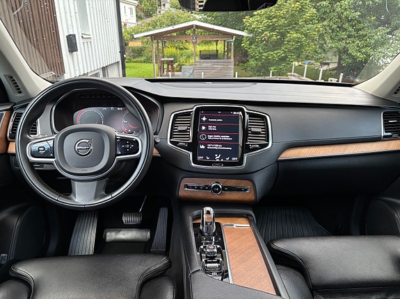 Volvo XC90 10 of 10