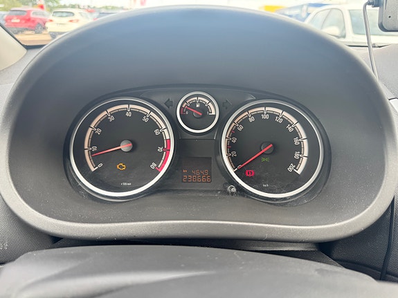 Opel Corsa 2 of 11