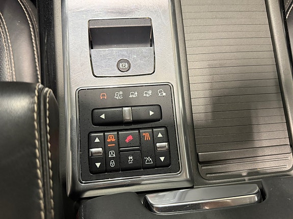 Land Rover Range Rover Sport 24 of 26