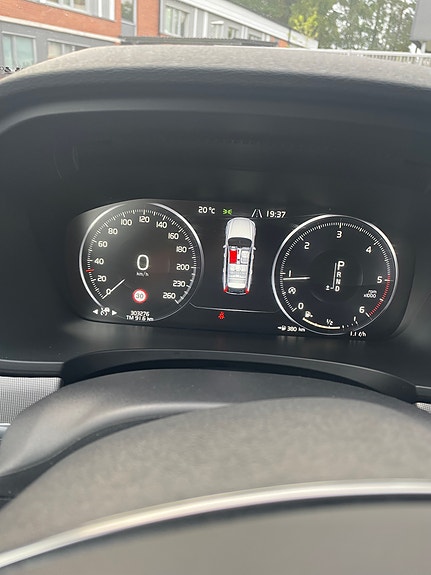 Volvo V90 2 of 7