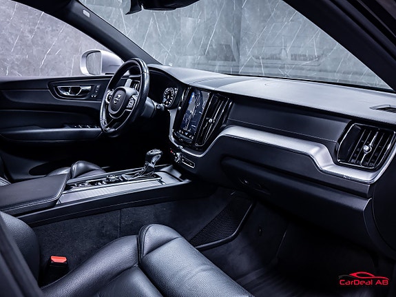 Volvo XC60 14 of 30