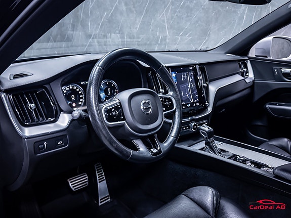 Volvo XC60 12 of 30