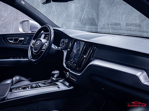 Volvo XC60 13 of 30
