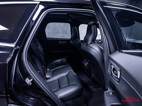 Volvo XC60 16 of 30