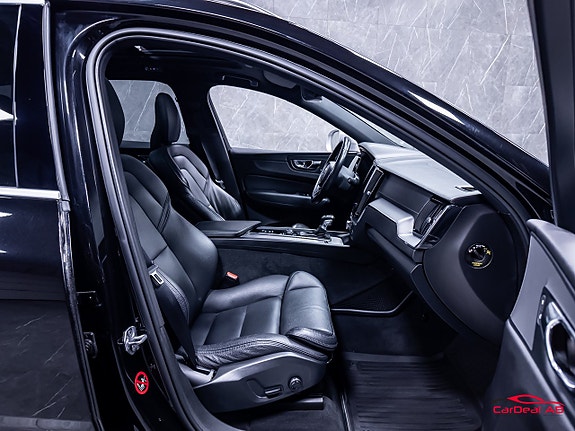 Volvo XC60 15 of 30