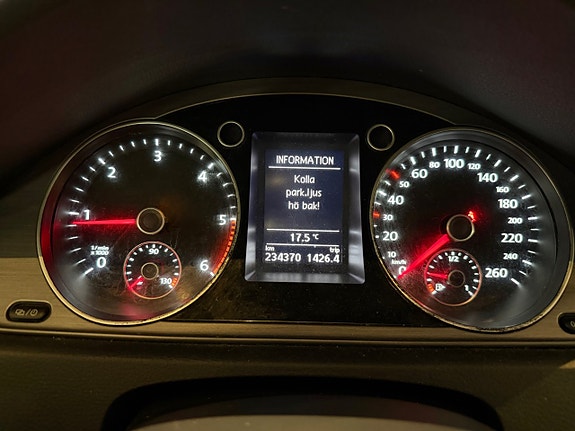 Volkswagen Passat 15 of 15