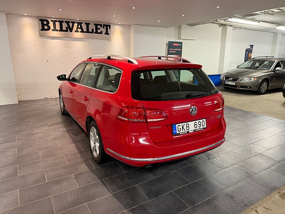 Volkswagen Passat 4 of 15