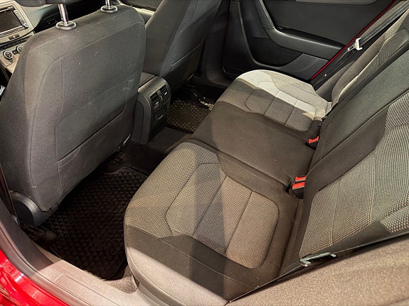 Volkswagen Passat 11 of 15