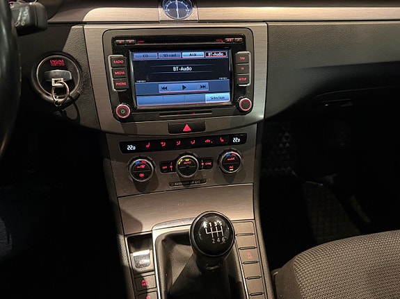 Volkswagen Passat 14 of 15
