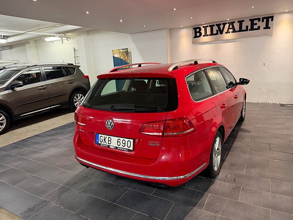 Volkswagen Passat 5 of 15