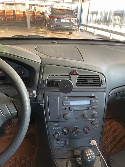 Volvo S60 4 of 5