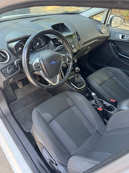 Ford Fiesta 4 of 7