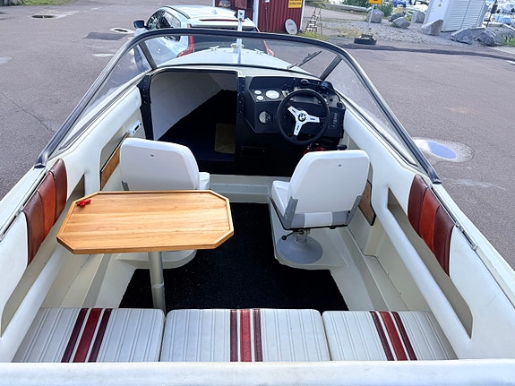 Flipper Flash - BMW Marine 165 hk + trailer 4 of 9