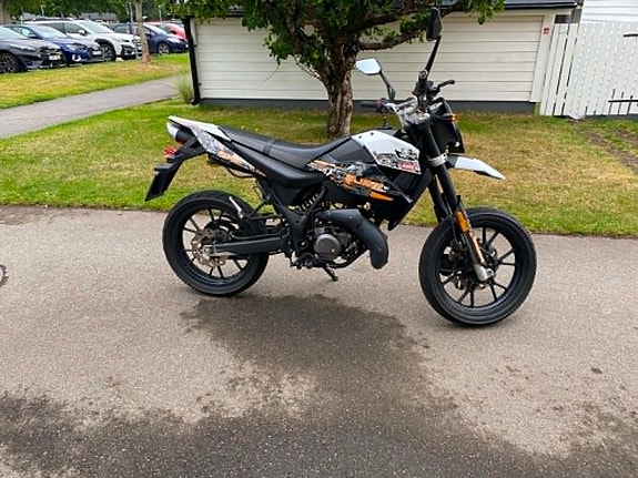 Generic KZR moto TR50SM 4 of 4