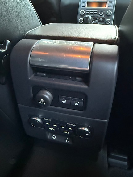 Volvo V70 12 of 16