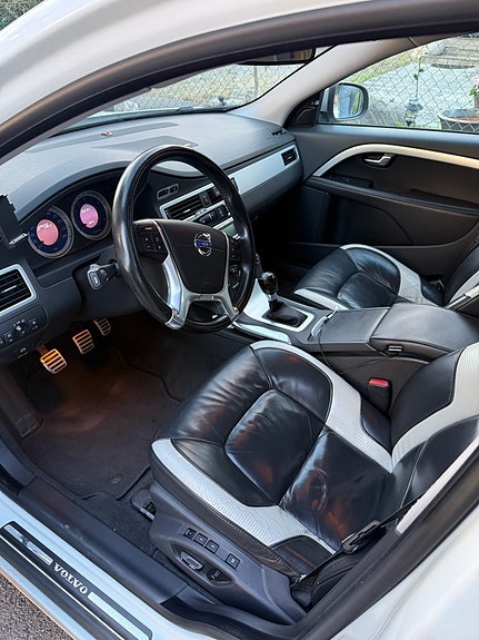 Volvo V70 6 of 16
