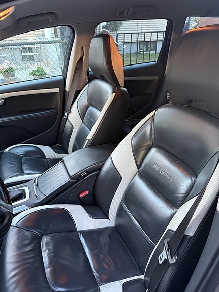 Volvo V70 7 of 16